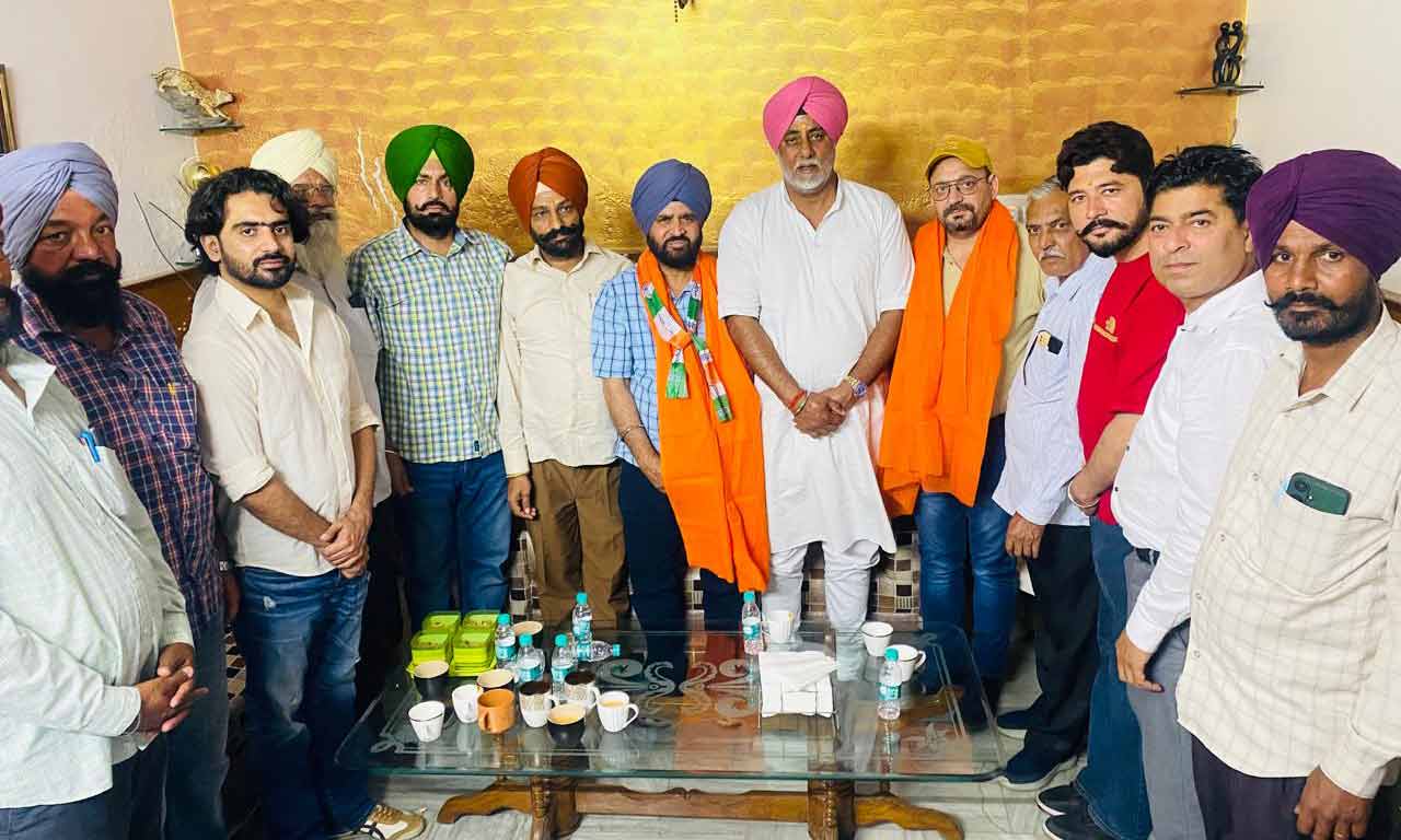 Punjab Congress: ਰਣਦੀਪ ਸਿੰਘ ਨਾਭਾ ਦੀ ਅਗਵਾਈ ਹੇਠ ਸਾਬਕਾ ਕੌਂਸਲਰ ਪਰਿਵਾਰ ਸਮੇਤ ਕਾਂਗਰਸ ਪਾਰਟੀ ’ਚ ਹੋਏ ਸ਼ਾਮਲ