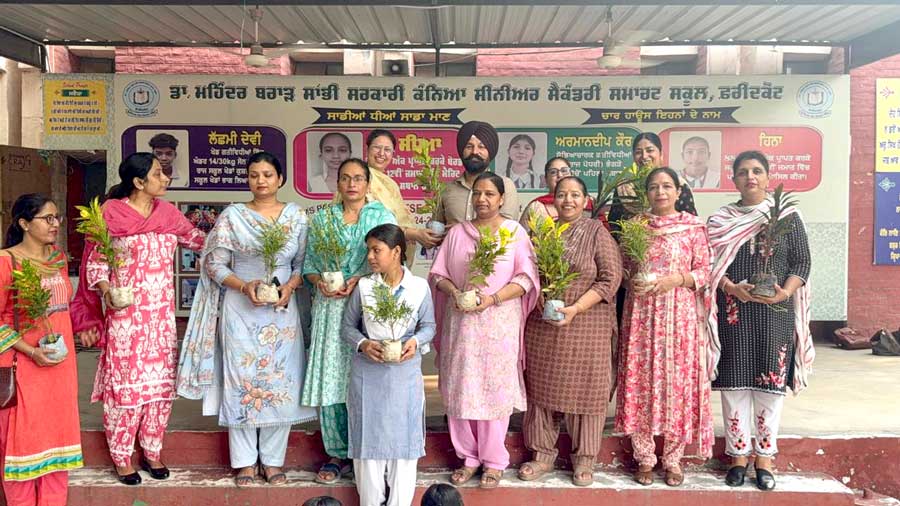 Environmental Awareness Event Faridkot: ਸਰਕਾਰੀ ਕੰਨਿਆ ਸੀਨੀਅਰ ਸੈਕੰਡਰੀ ਸਕੂਲ ਫਰੀਦਕੋਟ ਵਿਖੇ ਵਣ ਮਹਾਂਉਤਸਵ ਮਨਾਇਆ