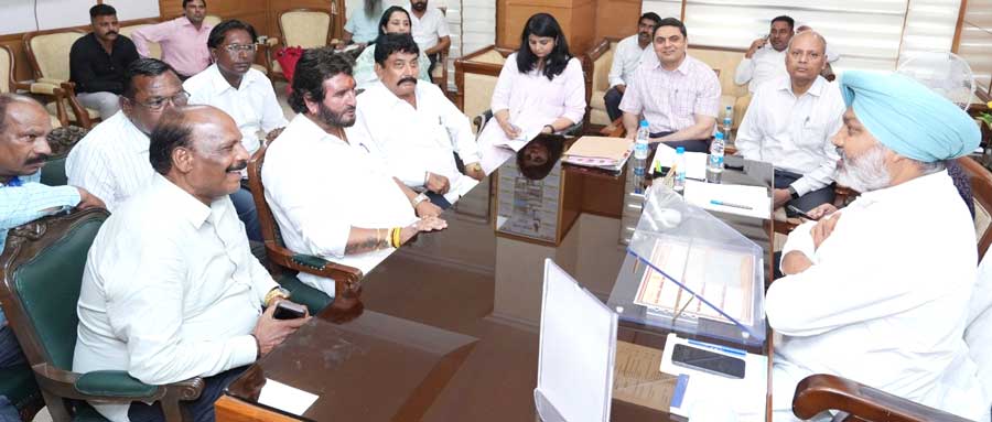 Punjab Government News: ਵਿੱਤ ਮੰਤਰੀ ਅਤੇ ਸਥਾਨਕ ਸਰਕਾਰਾਂ ਮੰਤਰੀ ਵੱਲੋਂ ਮੁਲਾਜ਼ਮ ਯੂਨੀਅਨਾਂ ਨਾਲ ਮੀਟਿੰਗਾਂ