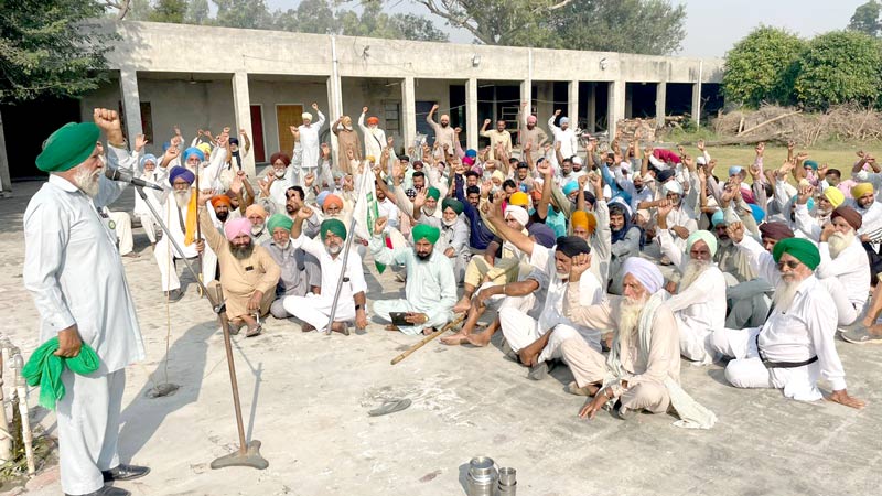 Punjab Farmers News: ਪਰਾਲੀ ਦੇ ਮਸਲੇ ’ਤੇ ਕਿਸਾਨਾਂ ਨੇ ਖੋਲ੍ਹਿਆ ਮੋਰਚਾ
