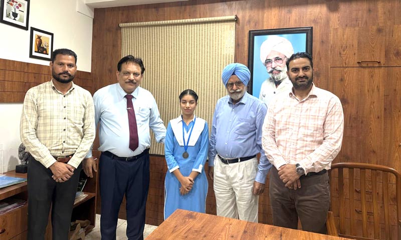 Cricket News: ਦਸਮੇਸ਼ ਪਬਲਿਕ ਸਕੂਲ ਫ਼ਰੀਦਕੋਟ ਦੀ ਵਿਨਜੋਤ ਕੌਰ ਨੇ ਅੰਡਰ-19 ਕ੍ਰਿਕਟ ’ਚ ਜਿੱਤਿਆ ਚਾਂਦੀ ਦਾ ਤਗਮਾ