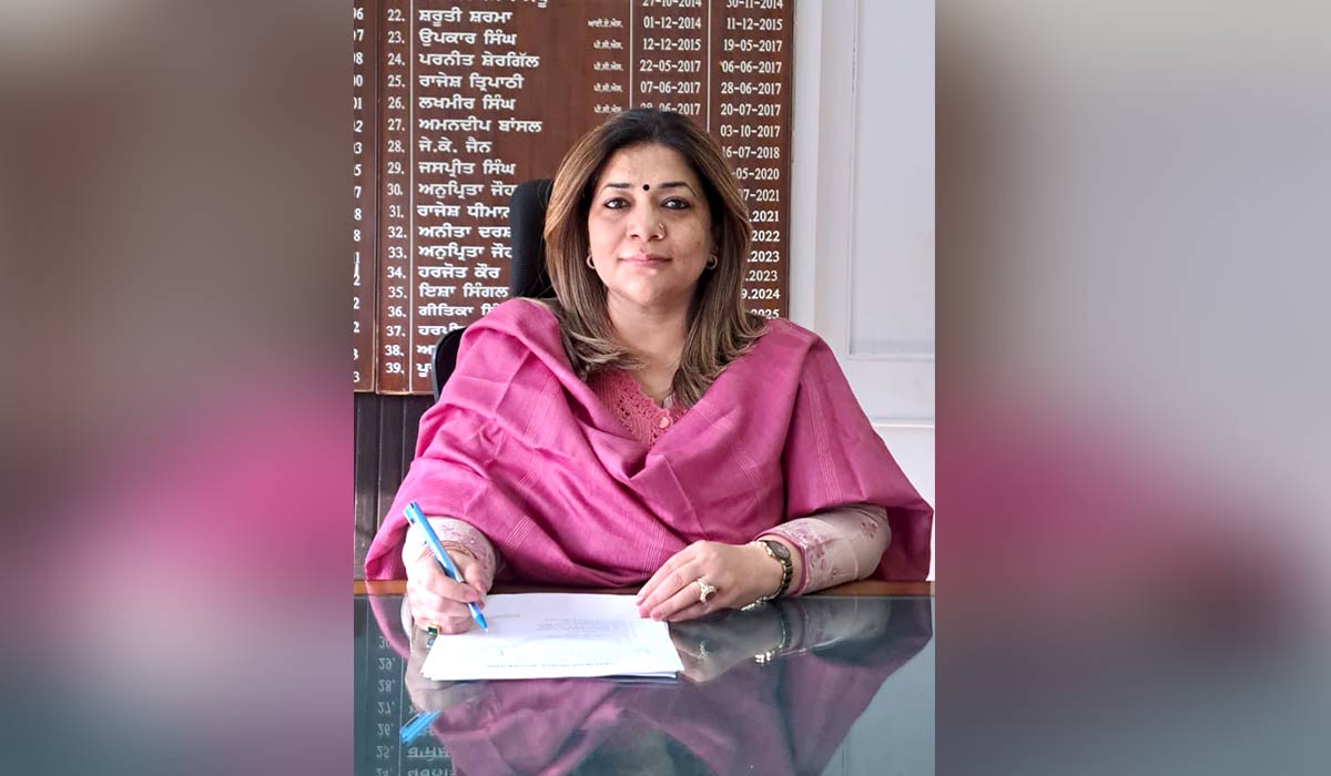 New Posting: ਪੀਸੀਐਸ ਅਧਿਕਾਰੀ ਪੂਜਾ ਸਿਆਲ ਗਰੇਵਾਲ ਨੇ ਵਧੀਕ ਡਿਪਟੀ ਕਮਿਸ਼ਨਰ ਵਜੋਂ ਅਹੁਦਾ ਸੰਭਾਲਿਆ