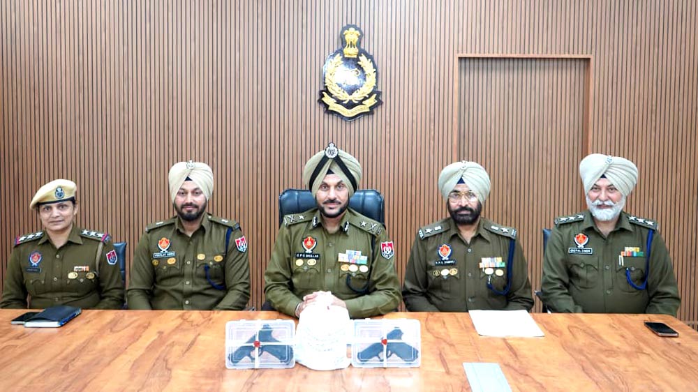 Arms Narcotics Seizure: ਸਰਹੱਦ ਪਾਰ ਹਥਿਆਰਾਂ ਤੇ ਨਸ਼ੀਲੇ ਪਦਾਰਥਾਂ ਦੀ ਤਸਕਰੀ ਦਾ ਪਰਦਾਫਾਸ਼