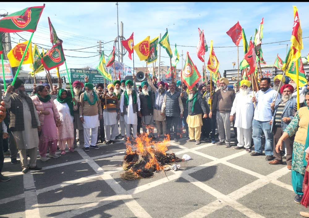 Nationwide Strike India: ਦੇਸ਼ ਵਿਆਪੀ ਹੜਤਾਲ ਤਹਿਤ ਪਾਤੜਾਂ ’ਚ ਵਿਸ਼ਾਲ ਰੋਸ ਪ੍ਰਦਰਸ਼ਨ, ਮੋਦੀ ਤੇ ਟਰੰਪ ਦੇ ਫੂਕੇ ਪੁਤਲੇ