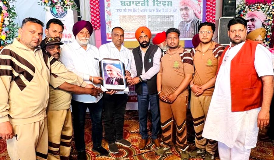 Bravery Day: ਸ਼ਹੀਦ ਊਧਮ ਸਿੰਘ ਦਾ ਬਹਾਦਰੀ ਦਿਵਸ- ਮਾਨਵਤਾ ਭਲਾਈ ਕੰਮਾਂ ਨੂੰ ਲੈ ਕੇ ਸਾਹ ਸਤਿਨਾਮ ਜੀ ਗਰੀਨ ਐੱਸ ਵੈੱਲਫੇਅਰ ਕਮੇਟੀ ਸਨਮਾਨਿਤ