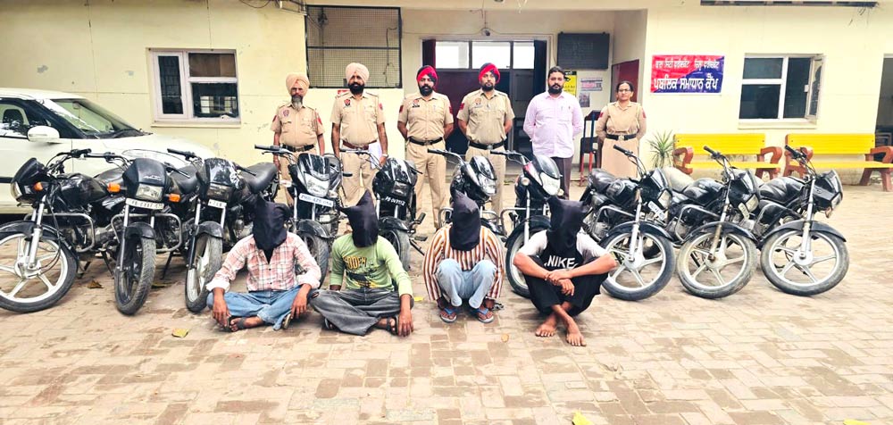 Motorcycle Theft Gang: ਚੋਰੀ ਦੇ 10 ਮੋਟਰਸਾਈਕਲ ਸਮੇਤ 4 ਵਿਅਕਤੀਆਂ ਨੂੰ ਪੁਲਿਸ ਨੇ ਕੀਤਾ ਕਾਬੂ