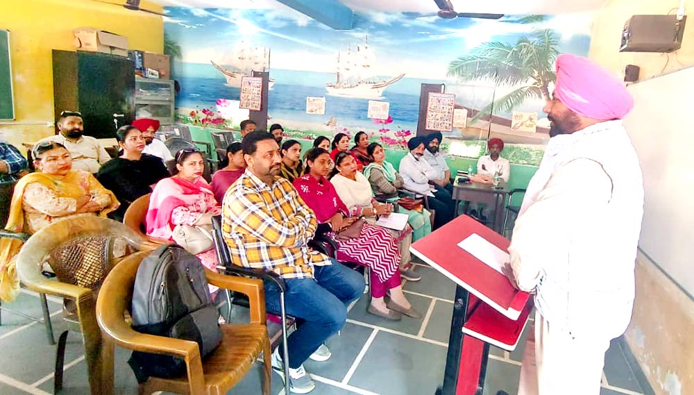 Punjab Education News: ਬਲਾਕ ਭਾਦਸੋਂ -2 ਅਧੀਨ ਆਉਂਦੇ ਕਲੱਸਟਰਾਂ ਦੀ ਦਾਖ਼ਲੇ ਸਬੰਧੀ ਹੋਈ ਵਿਸ਼ੇਸ਼ ਇੱਕਤਰਤਾ