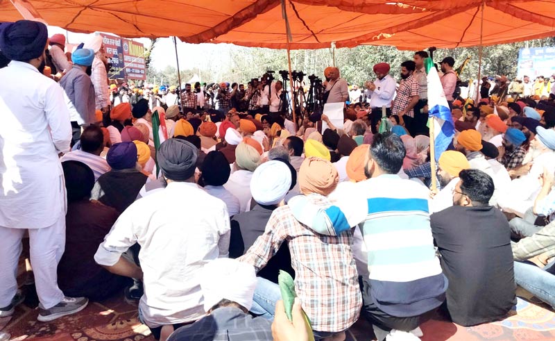 Punjab Police Encounter News: ਰਣਜੀਤ ਸਿੰਘ ਐਨਕਾਉਂਟਰ ਮਾਮਲਾ- ਪਰਿਵਾਰ ਨੇ ਇਨਸਾਫ਼ ਲਈ ਲਾਇਆ ਧਰਨਾ