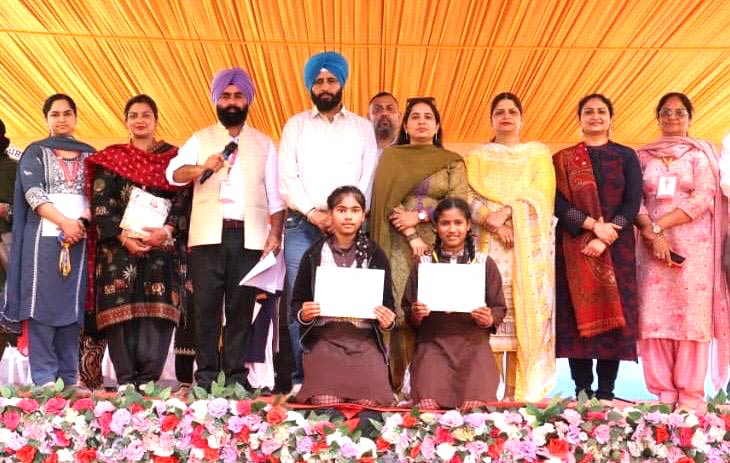 Punjab Sakhi Shakti Mela: ਗੁੱਤ ਗੁੰਦਣ ’ਚ ਪ੍ਰੀਤੀ ਤੇ ਮਧੂਮਾਲਾ ਮੋਹਰੀ ਰਹੀਆਂ, ਲੋਕ ਨਾਚਾਂ ’ਚ ਬਿਕਰਮ ਕਾਲਜ ਦੀ ਚੜਤ