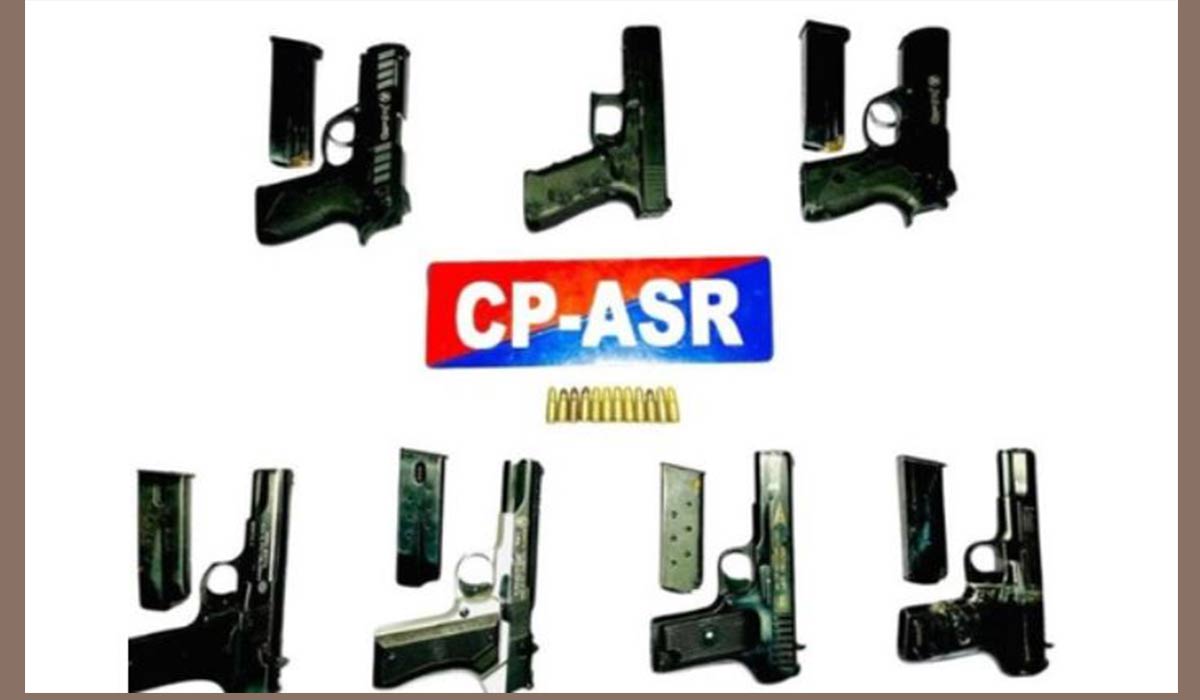 Amritsar Crime News: ਅੰਮ੍ਰਿਤਸਰ ਪੁਲਿਸ ਨੇ ਹਥਿਆਰਾਂ ਦੀ ਤਸਕਰੀ ਕਰਨ ਵਾਲੇ ਰੈਕੇਟ ਦਾ ਕੀਤਾ ਪਰਦਾਫਾਸ਼, ਤਿੰਨ ਗ੍ਰਿਫ਼ਤਾਰ 