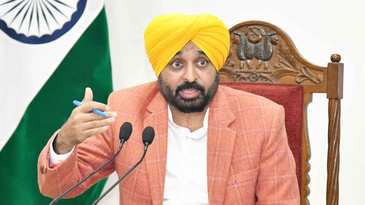 Punjab Farmer News: ਮੁੱਖ ਮੰਤਰੀ ਭਗਵੰਤ ਸਿੰਘ ਮਾਨ ਦੇ ਯਤਨਾਂ ਨੂੰ ਪਿਆ ਬੂਰ, ਕੇਂਦਰ ਵੱਲੋਂ ਕੰਡਿਆਲੀ ਤਾਰ ਨੂੰ ਕੌਮਾਂਤਰੀ ਸਰਹੱਦ ਦੇ ਨੇੜੇ ਲਗਾਉਣ ਦਾ ਹੁਕਮ, ਲੱਖਾਂ ਕਿਸਾਨਾਂ ਨੂੰ ਹੋਵੇਗਾ ਲਾਭ