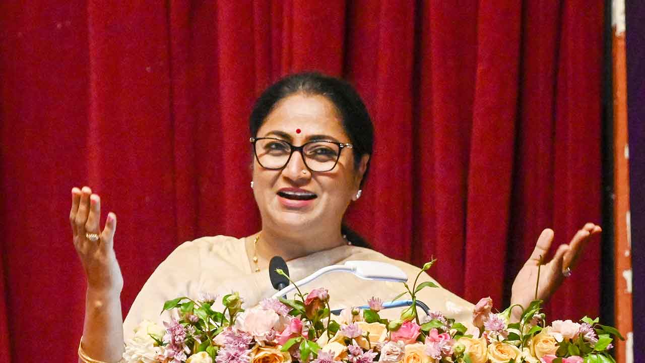 Delhi News: ਦਿੱਲੀ ਨੂੰ ਬਦਲਣ ਲਈ ਮੁੱਖ ਮੰਤਰੀ ਰੇਖਾ ਗੁਪਤਾ ਦਾ ਵੱਡਾ ਬਿਆਨ, ਕਿਹਾ ਇਸ ਤਰ੍ਹਾਂ ਕੰਮ ਕਰ ਰਹੀ ਐ ਸਰਕਾਰ