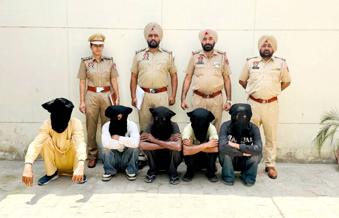 Crime News Punjab: ਸ਼ਹਿਰ 'ਚ ਵੱਡੀ ਲੁੱਟ ਦੀ ਸੀ ਤਿਆਰੀ, ਪੁਲਿਸ ਨੇ ਹਥਿਆਰਾਂ ਸਮੇਤ 5 ਮੈਂਬਰ ਕੀਤੇ ਕਾਬੂ