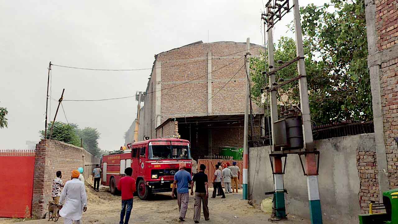 Patran News: ਗਊਸ਼ਾਲਾ ਦੇ ਸ਼ੈੱਡ ’ਚ ਲੱਗੀ ਭਿਆਨਕ ਅੱਗ, ਹਜ਼ਾਰਾਂ ਟਨ ਤੂੜੀ ਸੜ ਕੇ ਸੁਆਹ