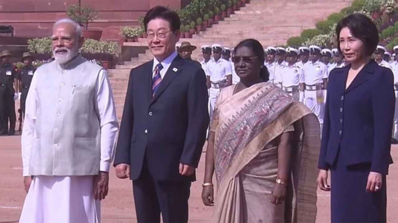 Prez Lee India Visit: ਰਾਸ਼ਟਰਪਤੀ ਭਵਨ ਵਿਖੇ ਕੋਰੀਆਈ ਮਹਿਮਾਨਾਂ ਦਾ ਸੁਆਗਤ
