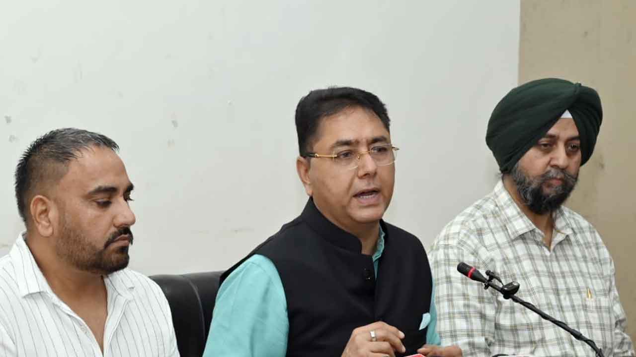 Punjab: ਮੁੱਖ ਮੰਤਰੀ ਰੌਸ਼ਨ ਪੰਜਾਬ ਯੋਜਨਾ’ ਤਹਿਤ ਪੰਜਾਬ ਦੇ 13,000 ਪਿੰਡਾਂ ਨੂੰ ਸੋਲਰ ਐਲ.ਈ.ਡੀ. ਲਾਈਟਾਂ ਨਾਲ ਕੀਤਾ ਜਾਵੇਗਾ ਰੌਸ਼ਨ : ਅਮਨ ਅਰੋੜਾ