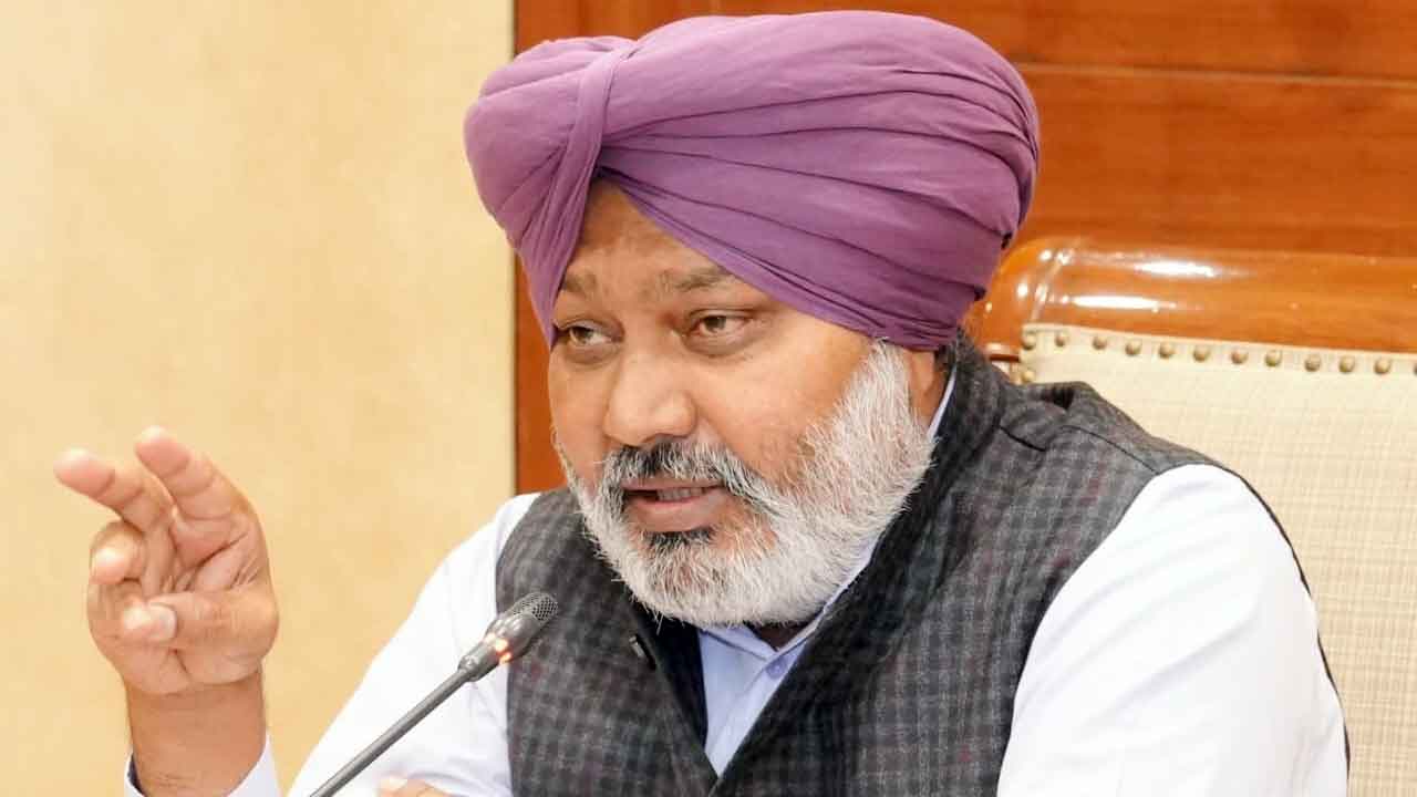 ਭਗਵੰਤ ਮਾਨ ਸਰਕਾਰ ਜਨਤਕ ਆਵਾਜਾਈ ਨੈੱਟਵਰਕ ਵਿੱਚ ਕ੍ਰਾਂਤੀਕਾਰੀ ਤਬਦੀਲੀ ਲਈ PRTC ਅਤੇ ਪਨਬੱਸ 'ਚ 1,265 ਬੱਸਾਂ ਕਰੇਗੀ ਸ਼ਾਮਲ: ਹਰਪਾਲ ਸਿੰਘ ਚੀਮਾ