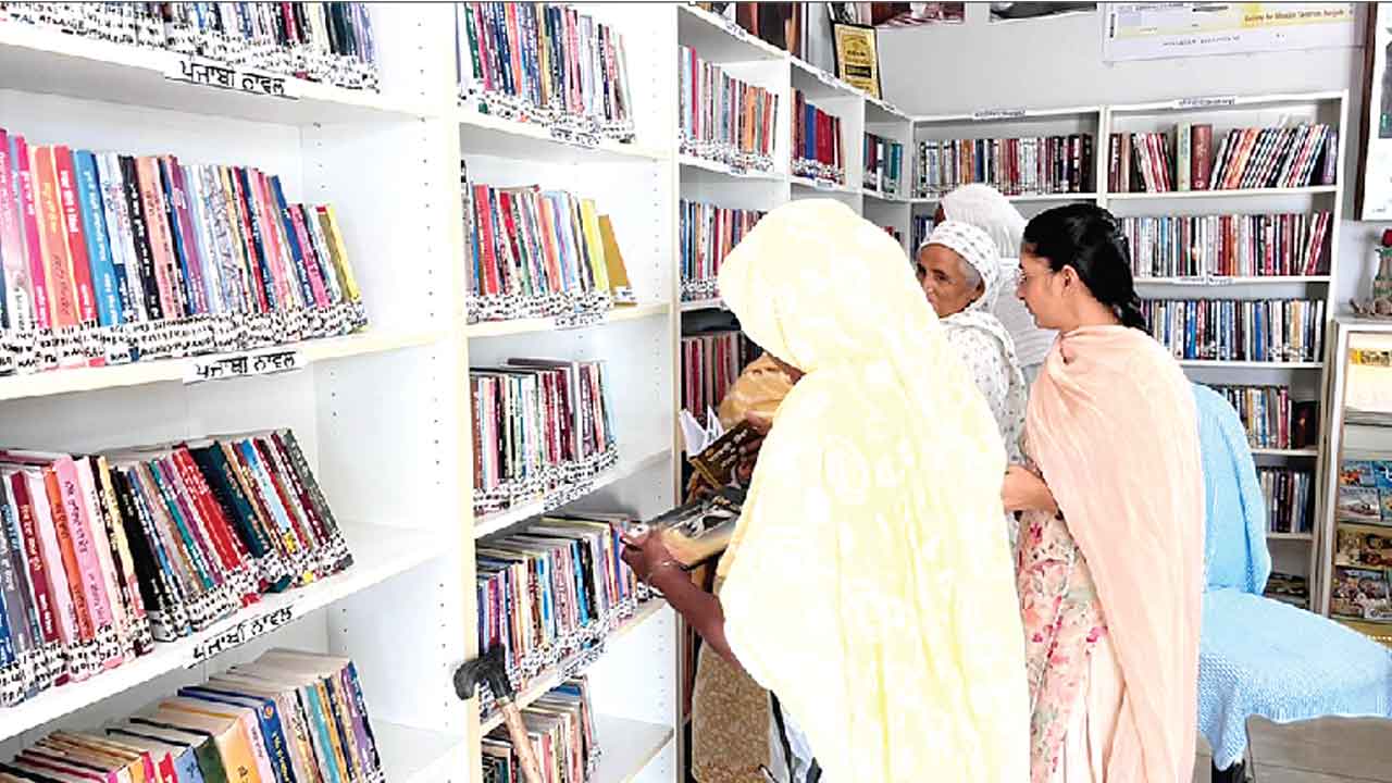 World Book Day: ਬੱਲ੍ਹੋ ਪਿੰਡ ਦੀਆਂ ਨੂੰਹਾਂ-ਧੀਆਂ ਨੇੇੇੇੇੇ ਕਿਤਾਬਾਂ ਨੂੰ ਬਣਾਇਆ ‘ਸਹੇਲੀਆਂ’