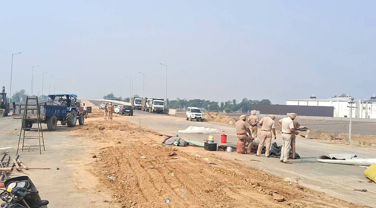 Bharatmala Project Latest News: ਭਾਰਤਮਾਲਾ ਪ੍ਰੋਜੈਕਟ ਦਾ ਵਿਰੋਧ, ਪ੍ਰਦਰਸ਼ਨਕਾਰੀਆਂ ਨੂੰ ਪੁਲਿਸ ਨੇ ਧਰਨਾ ਸਥਾਨ ਤੋਂ ਹਟਾਇਆ