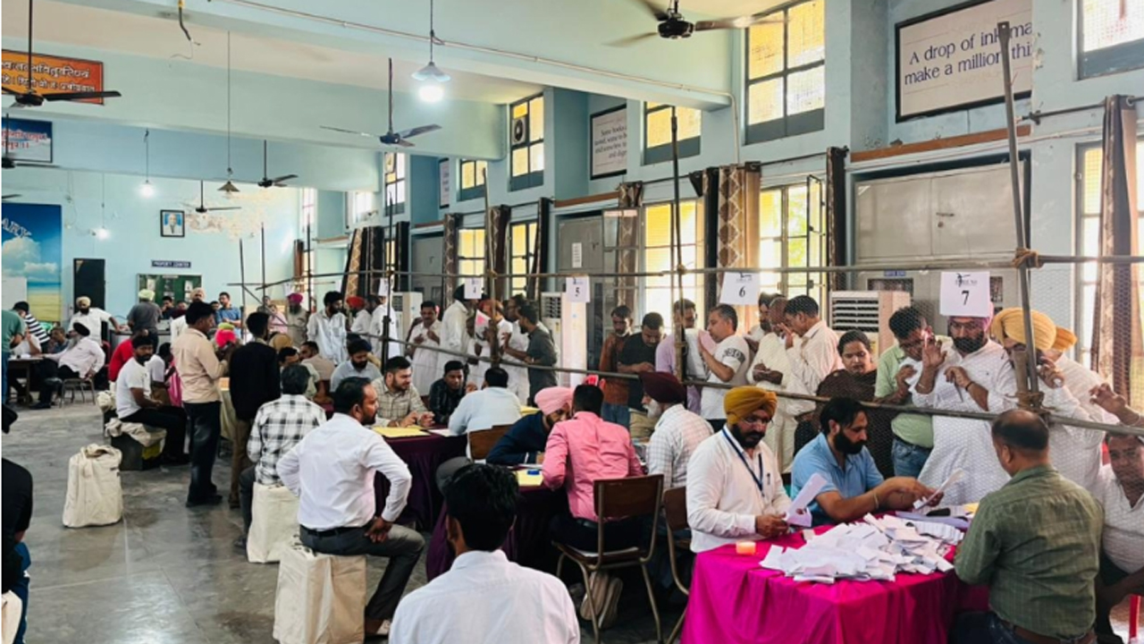 Punjab Election Result: ਸਥਾਨਕ ਸਰਕਾਰ ਚੋਣਾਂ  'ਚ ਆਮ ਆਦਮੀ ਪਾਰਟੀ ਅੱਗੇ, ਅਕਾਲੀ ਦਲ ਵੀ ਮਜ਼ਬੂਤ