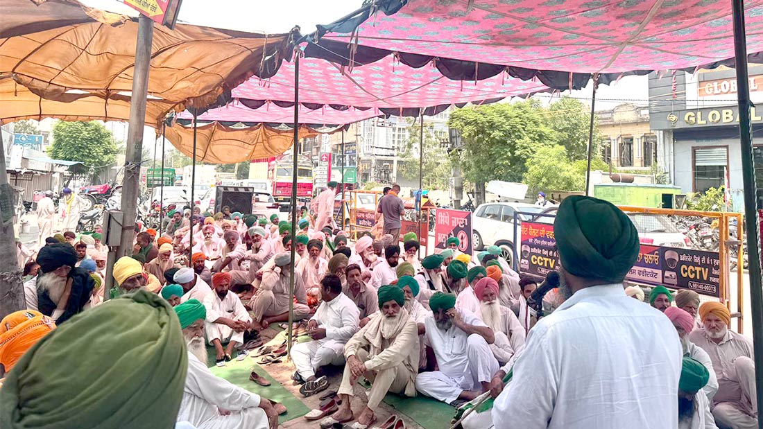 Land Mortgage Bank: ਲੈਂਡ ਮੋਰਗੇਜ ਬੈਂਕ ਫਰੀਦਕੋਟ ਅੱਗੇ ਚੱਲ ਰਹੇ ਧਰਨੇ ’ਚ ਨਵਾਂ ਸ਼ਹਿਰ ਤੋਂ ਵੱਡੇ ਜੱਥੇ ਦੀ ਸ਼ਮੂਲੀਅਤ