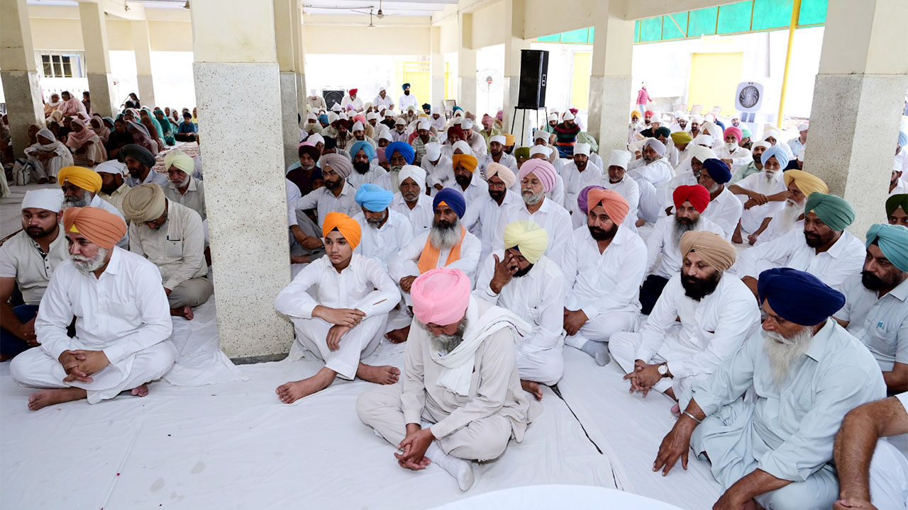 Malout News: ਸੱਚਖੰਡਵਾਸੀ ਗੁਰਜੰਟ ਸਿੰਘ ਨਮਿਤ ਅੰਤਿਮ ਅਰਦਾਸ ਮੌਕੇ ਭਾਰੀ ਗਿਣਤੀ ’ਚ ਨਾਮਵਰ ਸਖਸ਼ੀਅਤਾਂ ਤੇ ਸਾਧ-ਸੰਗਤ ਨੇ ਦਿੱਤੀ ਅੰਤਿਮ ਸ਼ਰਧਾਂਜਲੀ
