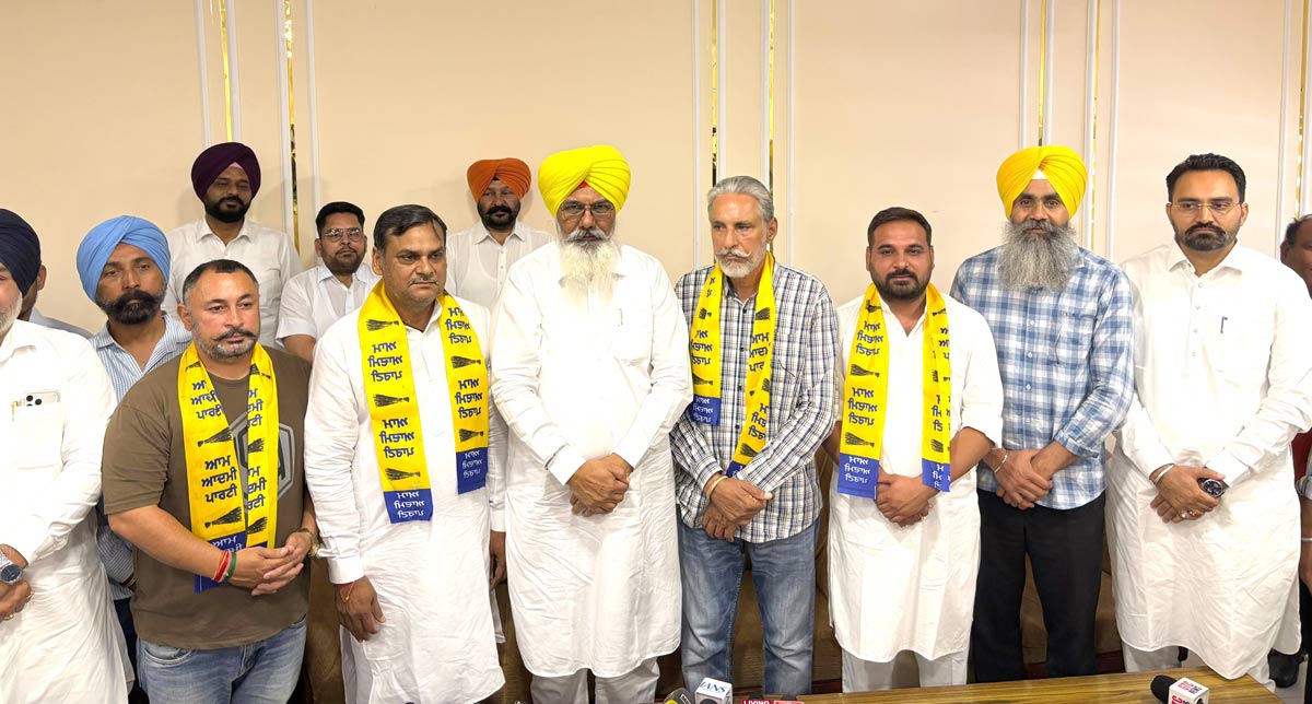 Punjab AAP: ਵਿਧਾਇਕ ਫਰੀਦਕੋਟ ਦੀ ਅਗਵਾਈ ’ਚ ਵੱਖ-ਵੱਖ ਪਾਰਟੀਆਂ ਦੇ ਆਗੂ ਆਮ ਆਦਮੀ ਪਾਰਟੀ ’ਚ ਹੋਏ ਸ਼ਾਮਲ