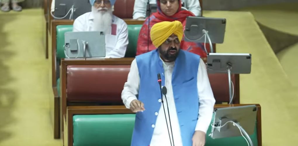 Punjab Vidhan Sabha: ਪੰਜਾਬ ਵਿਧਾਨ ਸਭਾ ਵਿੱਚ ਵਿਰੋਧੀ ਧਿਰ ਦੇ ਵਿਧਾਇਕ ਵੱਲੋਂ ਫੋਨ ਚਲਾਉਣ ’ਤੇ ਹੰਗਾਮਾ