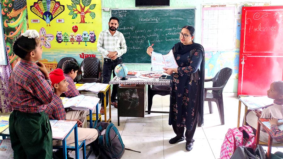 Schools Raid: ਜ਼ਿਲ੍ਹਾ ਸਿੱਖਿਆ ਅਫ਼ਸਰ ਵੱਲੋਂ ਬਲਾਕ ਜਖਵਾਲੀ ਦੇ ਸਕੂਲਾਂ ਦਾ ਅਚਨਚੇਤ ਨਿਰੀਖਣ 