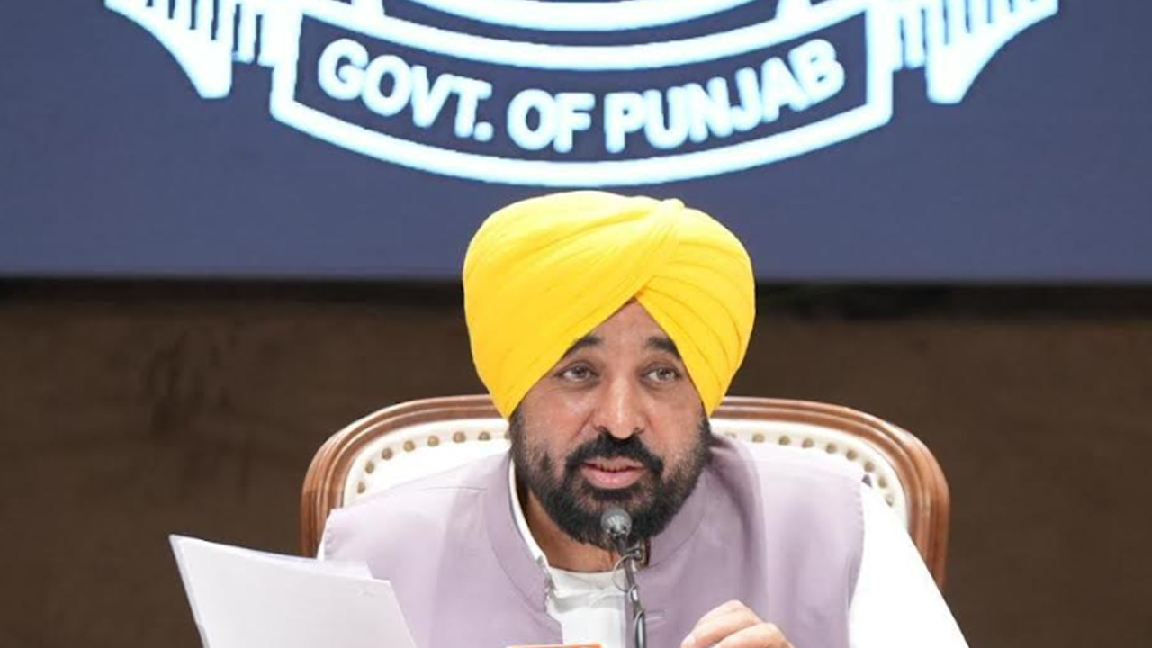 Punjab Education News: ਭਗਵੰਤ ਮਾਨ ਸਰਕਾਰ ਨੇ ਪ੍ਰਾਈਵੇਟ ਸਕੂਲਾਂ ਵੱਲੋਂ ਮਨਮਰਜ਼ੀ ਦੀਆਂ ਫੀਸਾਂ ਵਧਾਉਣ 'ਤੇ ਲਾਈ ਰੋਕ