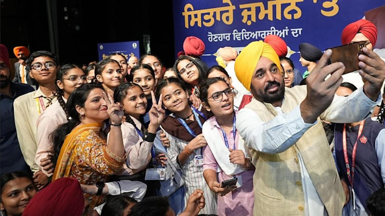 ਅਸੀਂ Punjab ਨੂੰ ਦੇਸ਼ ਦਾ ਮੋਹਰੀ ਸਿੱਖਿਆ ਕੇਂਦਰ ਬਣਾਵਾਂਗੇ, ਸਾਡੇ ਬੱਚਿਆਂ ਨੂੰ ਕੈਨੇਡਾ ਜਾਂ ਆਸਟ੍ਰੇਲੀਆ ਵੱਲ ਦੇਖਣ ਦੀ ਲੋੜ ਨਹੀਂ ਰਹੇਗੀ: ਮੁੱਖ ਮੰਤਰੀ ਭਗਵੰਤ ਸਿੰਘ ਮਾਨ