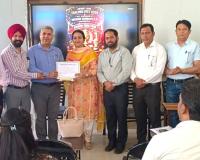 Malerkotla News: ਮਲੇਰਕੋਟਲਾ ਵਿਖੇ ਹੋਏ ਸਨਮਾਨ ਸਮਾਰੋਹ ਦੌਰਾਨ ਸ਼ਾਨਦਾਰ ਸੇਵਾਵਾਂ ਦੇਣ ਵਾਲੇ ਅਧਿਆਪਕਾਂ ਨੂੰ ਕੀਤਾ ਸਨਮਾਨਿਤ