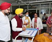 Punjab News: ਮੁੱਖ ਮੰਤਰੀ ਭਗਵੰਤ ਸਿੰਘ ਮਾਨ ਵੱਲੋਂ ਬਠਿੰਡਾ ਦੇ ਐਡਵਾਂਸਡ ਕੈਂਸਰ ਇੰਸਟੀਚਿਊਟ ਦਾ ਅਚਨਚੇਤ ਦੌਰਾ, ਸਹੂਲਤਾਂ ਤੇ ਮਰੀਜ਼ਾਂ ਦੀ ਦੇਖਭਾਲ ਦਾ ਜਾਇਜ਼ਾ ਲਿਆ