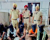 Faridkot News: ਲੁੱਟ ਦੀ ਯੋਜਨਾ ਬਣਾਉਂਦੇ 2 ਗਿਰੋਹਾਂ ਦੇ 9 ਮੈਂਬਰ ਕਾਬੂ, ਤੇਜ਼ਧਾਰ ਹਥਿਆਰ ਬਰਾਮਦ