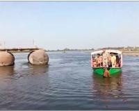 Vrindavan Boat Accident: ਯਮੁਨਾ ਨਦੀ 'ਚ ਸੈਲਾਨੀਆਂ ਨਾਲ ਭਰੀ ਕਿਸ਼ਤੀ ਪਲਟੀ, ਛੇ ਦੀ ਮੌਤ ਤੇ  ਲਾਪਤਾ ਲੋਕਾਂ ਨੂੰ ਲੱਭਣ ਦੀਆਂ ਕੋਸ਼ਿਸ਼ਾਂ ਜਾਰੀ 