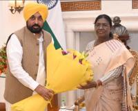 Bhagwant Mann: ਭਗਵੰਤ ਮਾਨ ਨੇ ਰਾਸ਼ਟਰਪਤੀ ਮੁਰਮੂ ਨਾਲ ਕੀਤੀ ਮੁਲਾਕਾਤ, 'ਲੋਕਤੰਤਰ ਦੀ ਹੱਤਿਆ' ਵਿਰੁੱਧ ਉਠਾਈ ਆਵਾਜ਼