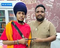 Honesty: ਸੱਚੇ ਨਿਮਰ ਸੇਵਾਦਾਰ ਰਾਹੁਲ ਇੰਸਾਂ ਨੇ ਸੜਕ ’ਤੇ ਡਿੱਗਿਆ ਮੋਬਾਇਲ ਵਾਪਸ ਕਰ ਦਿਖਾਈ ਇਮਾਨਦਾਰੀ