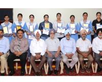 School Award Ceremony: ਦਸਮੇਸ਼ ਪਬਲਿਕ ਸਕੂਲ ਫ਼ਰੀਦਕੋਟ ਦੇ ਹੋਣਹਾਰ ਵਿਦਿਆਰਥੀਆਂ ਨੂੰ ਨਗਦ ਇਨਾਮਾਂ ਨਾਲ ਕੀਤਾ ਸਨਮਾਨਿਤ