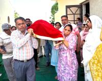 Social Change: ਬੇਟੀਆਂ-ਨੂੰਹਾਂ ਨੇ ਮਾਤਾ ਦੀ ਅਰਥੀ ਨੂੰ ਦਿੱਤਾ ਮੋਢਾ, ਸਮਾਜ ਲਈ ਪੇਸ਼ ਕੀਤੀ ਅਨੋਖੀ ਮਿਸਾਲ