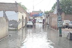 Abohar News: ਅਬੋਹਰ ’ਚ ਸੀਵਰੇਜ਼ ਬੰਦ, ਗਲੀਆਂ-ਬਾਜ਼ਾਰਾਂ ’ਚ ਬਣੇ ਹੜ੍ਹ ਵਰਗੇ ਹਾਲਾਤ!