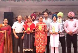 Amloh News: ਅਮਲੋਹ ਪਬਲਿਕ ਸਕੂਲ ਵਿਖੇ ਫਾਊਂਡਰ ਡੇਅ ਤੇ ਇਨਾਮ ਵੰਡ ਸਮਾਰੋਹ ਧੂਮ-ਧਾਮ ਨਾਲ ਮਨਾਇਆ