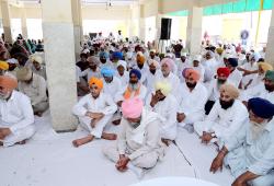 Malout News: ਸੱਚਖੰਡਵਾਸੀ ਗੁਰਜੰਟ ਸਿੰਘ ਨਮਿਤ ਅੰਤਿਮ ਅਰਦਾਸ ਮੌਕੇ ਭਾਰੀ ਗਿਣਤੀ ’ਚ ਨਾਮਵਰ ਸਖਸ਼ੀਅਤਾਂ ਤੇ ਸਾਧ-ਸੰਗਤ ਨੇ ਦਿੱਤੀ ਅੰਤਿਮ ਸ਼ਰਧਾਂਜਲੀ