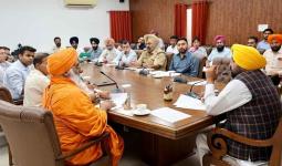 CM Punjab: ਮੁੱਖ ਮੰਤਰੀ ਭਗਵੰਤ ਸਿੰਘ ਮਾਨ ਵੱਲੋਂ ਡਿਪਟੀ ਕਮਿਸ਼ਨਰਾਂ ਨੂੰ ਸਮਾਂ ਹੱਦ ਤੋਂ ਪਹਿਲਾਂ ਹੜ੍ਹ ਸੁਰੱਖਿਆ ਕਾਰਜ ਨੇਪਰੇ ਚਾੜ੍ਹਨ ਦੇ ਆਦੇਸ਼; ਕਿਹਾ ਕਿ ਸਰਕਾਰ ਲੋਕਾਂ ਨਾਲ ਮਜ਼ਬੂਤੀ ਨਾਲ ਖੜ੍ਹੀ ਹੈ