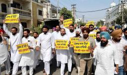 Punjab ਭਰ 'ਚ ਜਨਤਾ ਦਾ ਗੁੱਸਾ ਫੁੱਟਿਆ, ਦਲਬਦਲੂ ਸੰਸਦ ਮੈਂਬਰਾਂ ਨੂੰ ਕੰਧਾਂ ਤੇ ਗਲੀਆਂ 'ਚ 'ਪੰਜਾਬ ਦੇ ਗੱਦਾਰ' ਨਾਅਰਿਆਂ ਦਾ ਕਰਨਾ ਪਿਆ ਸਾਹਮਣਾ
