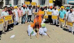 Punjab: 'ਆਪ' ਆਗੂਆਂ ਤੇ ਵਰਕਰਾਂ ਵੱਲੋਂ ਸੂਬਾ ਵਿਆਪੀ ਪ੍ਰਦਰਸ਼ਨ, ਦਲਬਦਲੂ ਸੰਸਦ ਮੈਂਬਰਾਂ ਦੀ ਰਾਜ ਸਭਾ ਮੈਂਬਰੀ ਰੱਦ ਕਰਨ ਦੀ ਮੰਗ