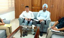 Election Observer Meeting: ਚੋਣ ਅਬਜ਼ਰਵਰ ਵੱਲੋਂ ਜ਼ਿਲ੍ਹਾ ਚੋਣ ਅਫਸਰ, ਐਸਐਸਪੀ ਤੇ ਏਡੀਸੀ ਨਾਲ ਅਹਿਮ ਮੀਟਿੰਗ
