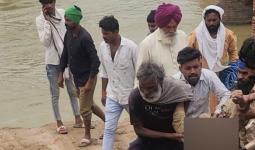 Faridkot News: ਰਾਜਸਥਾਨ ਨਹਿਰ ’ਚ ਡੁੱਬਦੀ ਔਰਤ ਨੂੰ ਡੇਰਾ ਸ਼ਰਧਾਲੂਆਂ ਨੇ ਬਾਹਰ ਕੱਢ ਬਚਾਈ ਜਾਨ