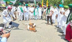 Farmers Protest: ਸੰਯੁਕਤ ਕਿਸਾਨ ਮੋਰਚੇ ਵੱਲੋਂ ਜ਼ਿਲ੍ਹੇ ’ਚ ਪੁਤਲੇ ਫੂਕ ਕੇ ਕੀਤੇ ਗਏ ਰੋਸ ਪ੍ਰਦਰਸ਼ਨ 