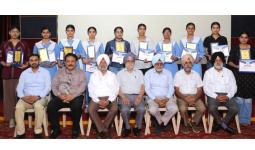 School Award Ceremony: ਦਸਮੇਸ਼ ਪਬਲਿਕ ਸਕੂਲ ਫ਼ਰੀਦਕੋਟ ਦੇ ਹੋਣਹਾਰ ਵਿਦਿਆਰਥੀਆਂ ਨੂੰ ਨਗਦ ਇਨਾਮਾਂ ਨਾਲ ਕੀਤਾ ਸਨਮਾਨਿਤ