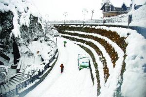 ਘਾਟੀ ‘ਚ ਪ੍ਰਚੰਡ ਸੀਤ ਲਹਿਰ, ਟੁੱਟਿਆ ਰਿਕਾਰਡ